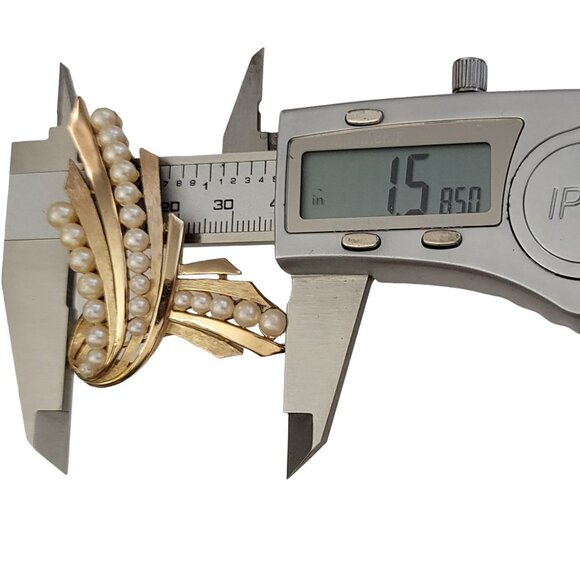 Trifari Crown Over T Gold Tone Faux Pearl Ribbon Brooch, Signed K620 - Picture 7 of 9